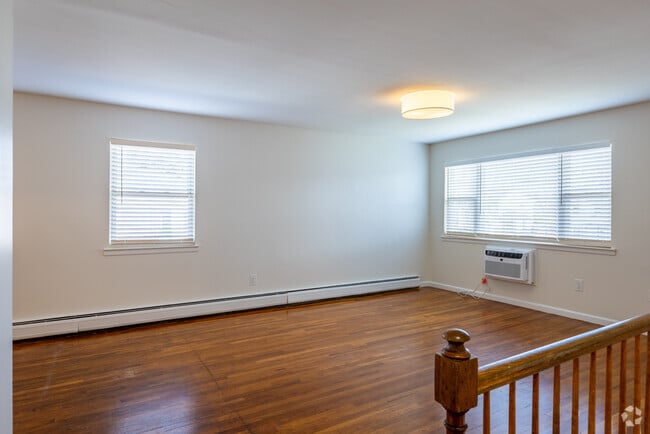1BR, 1BA - 730SF