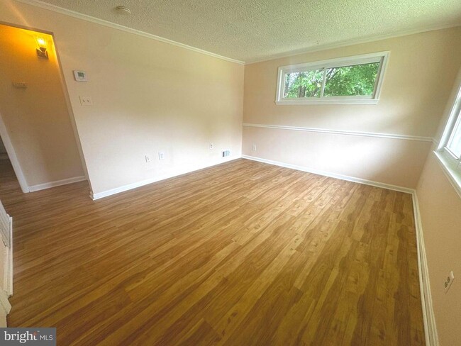 Building Photo - 350 Howard Ave Rental