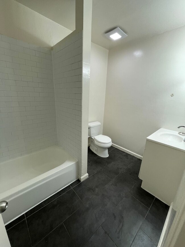 Photo - 1220-1222 30th Unidad 1222 Lower