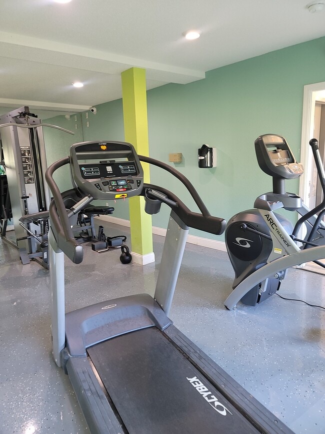 Crestview Apartments Saint Charles, MO