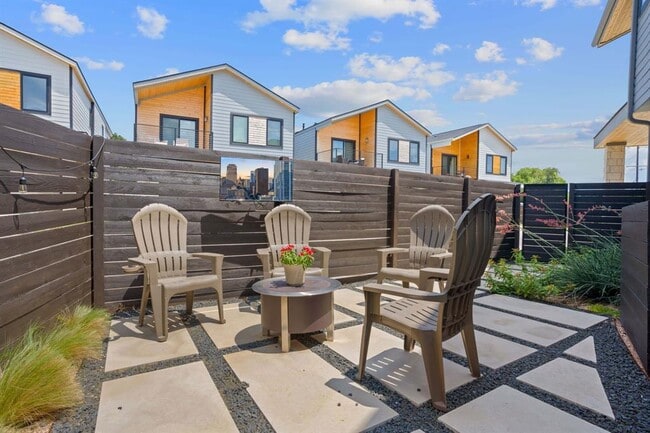 Photo - 5806 Sutherlin Rd