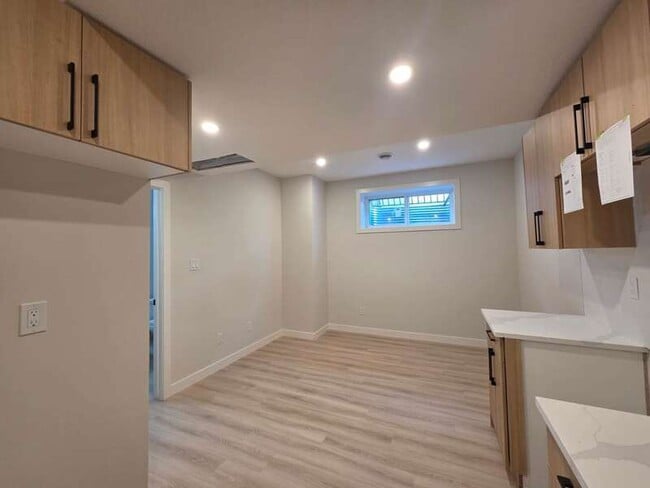 Photo - 10627-10149 149 St Unit Lower