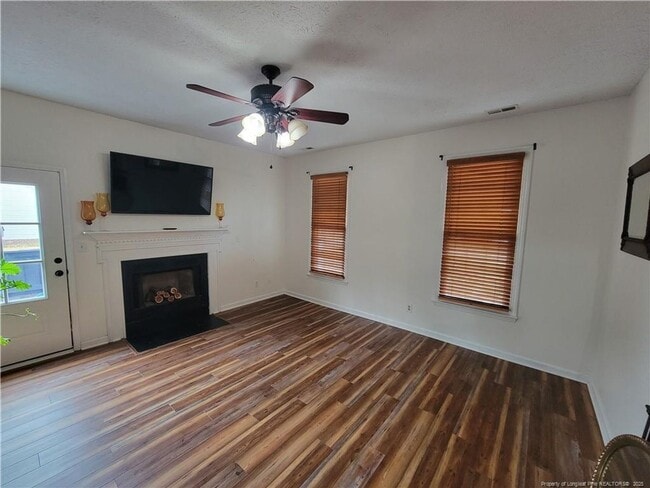 Photo - Charming 3 Bedroom 2 Bath in Grays Creek!
