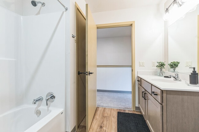 Lindoo School Apartments and Townhomes