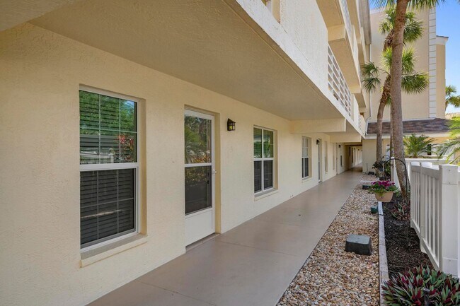 Photo - GORGEOUS 2 BEDROOM, 2 BATHROOM 1ST FLOOR CONDO LOCATED IN THE HIGHLY SOUGHT AFTER TENTH FAIRWAY A...