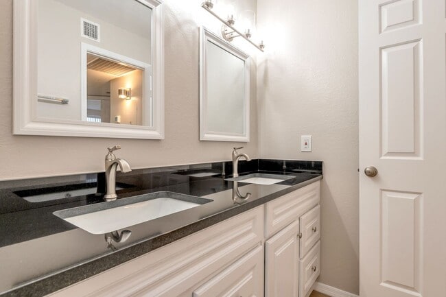 Photo - Charming  Updated 2BR- 2  BATH FOOTHILLLS CONDO Unit 6655  N Canyon Crest Dr  14280
