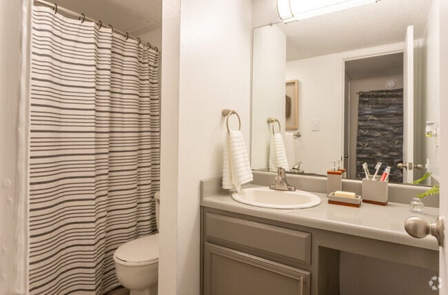 1BR 1BA - 630 SF