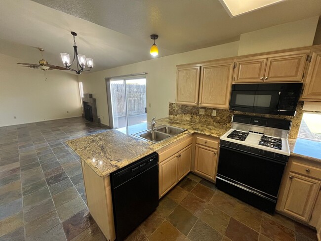 Photo - 1453 Woodmere Rd
