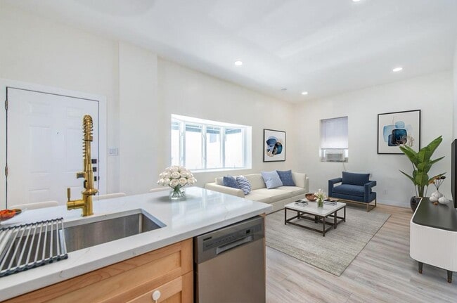 Photo - 6137 ADAMS St Unit #2