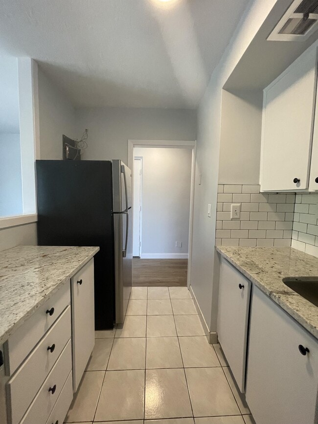 Photo - 315 Detroit St Unité 6