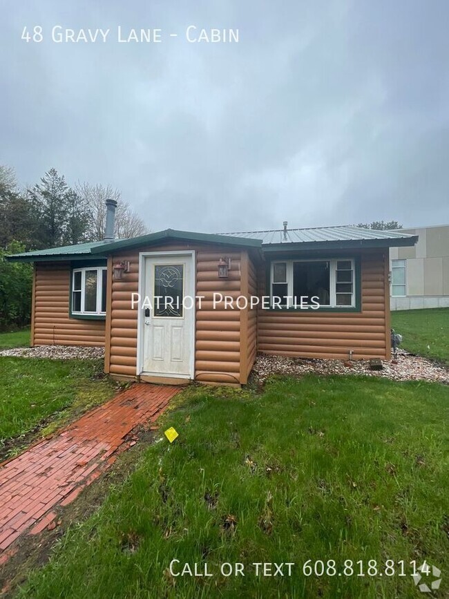 Building Photo - 2 Bedroom/ 1 Bath Fully Furnished House in...