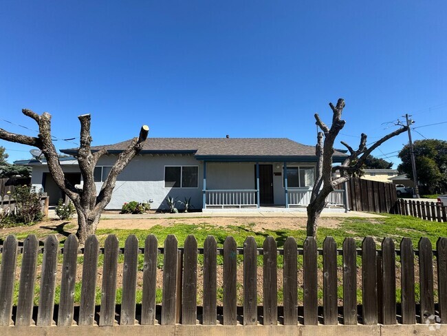 Building Photo - COMING SOON!!!  Three Bedroom Two Bath Hom... Rental