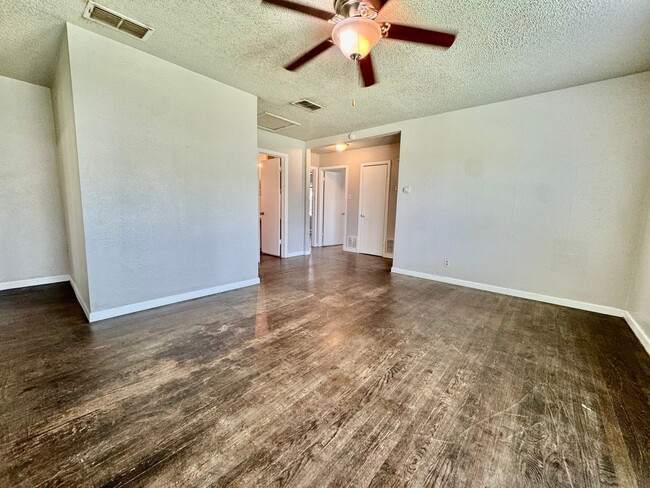 Photo - Eye-catching Home in Heart of Lubbock!- self showing