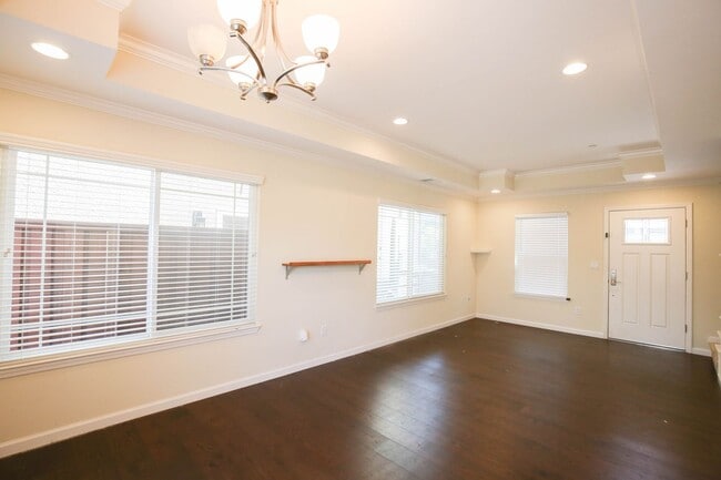 Photo - Newer Contemporary Home for Rent - Conveni...