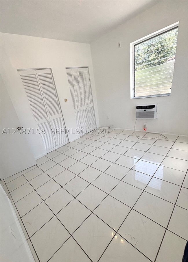 Photo - 25 Navarre Ave Unit 3