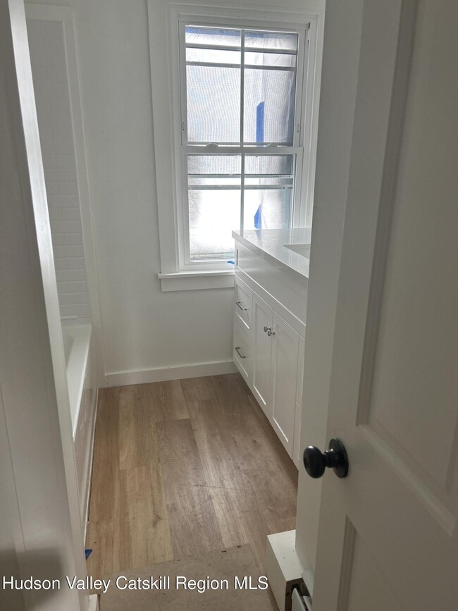 7 Dutchess Ave