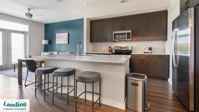 Photo - 14015 Univ Pass Unidad 4303