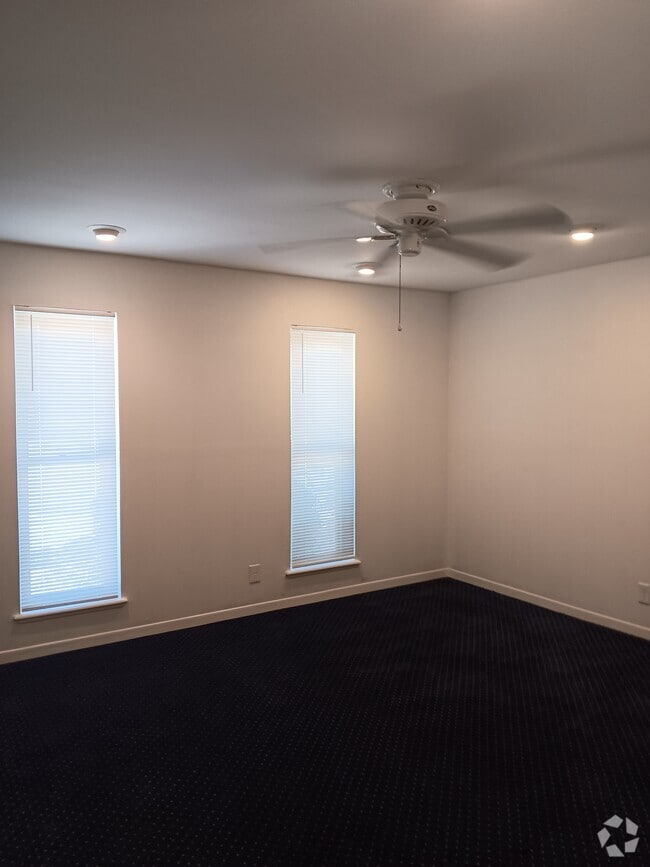 Building Photo - 309 Skyway Ln Rental