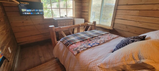 Photo - 1172 Old Town Loop Rd