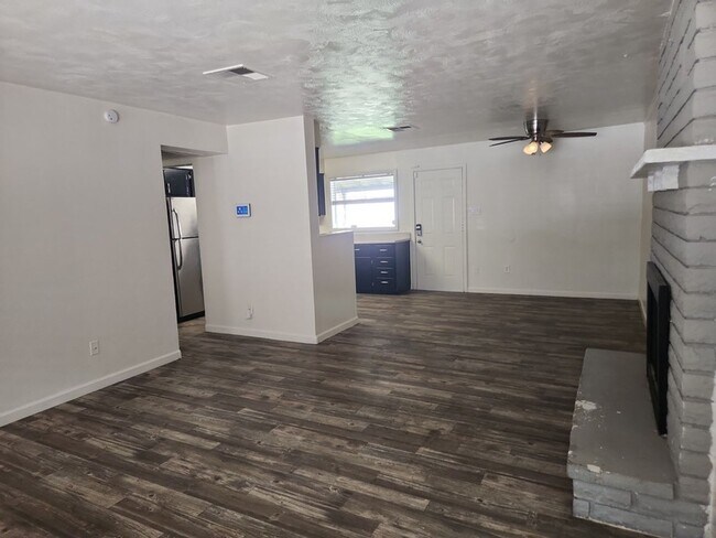 Photo - Coming Soon! 3 Bed, 1 Bath, Accross from GCU!! (Available on 06/15/26)