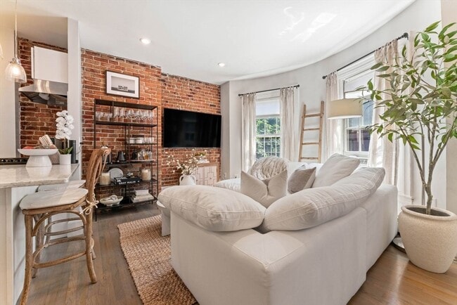 Photo - 91 Waltham St Unit 4