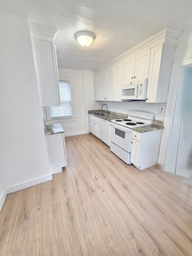 Photo - ***RENT READY~4 Bed RENOVATED 2 story house/w/ downstairs bedroom/Granite countertops