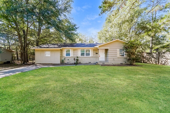 Building Photo - 3151 Shirley Dr