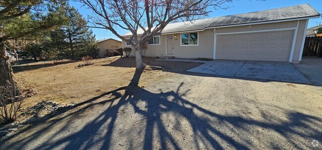 Building Photo - 3 bed 1 bath 2 Car garage- Desert Springs ... Rental