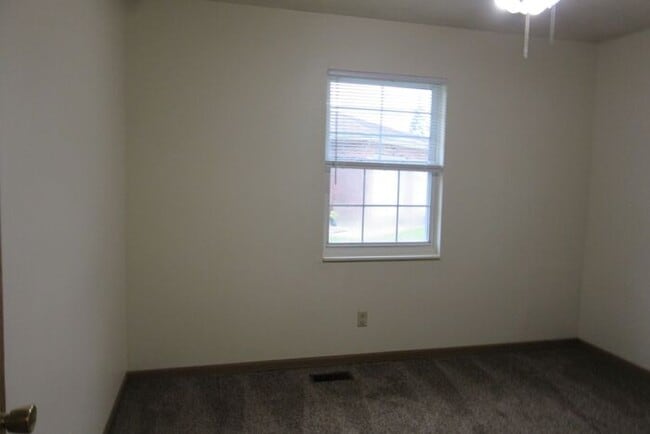 Photo - 3 Bedroom Duplex on East Side by Jones Trailhead