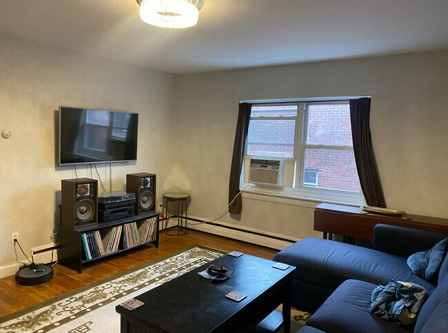 63 Selkirk Rd Unit 6