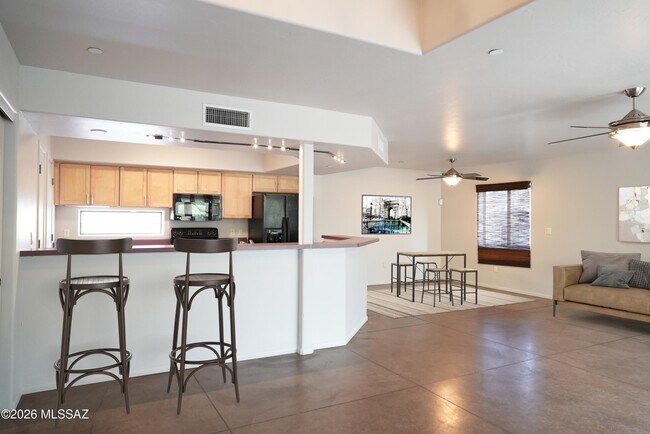 1317 E Hedrick Dr