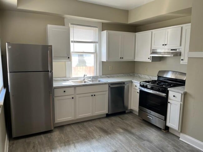 Photo - 2854 N Downer Ave Unit Lower