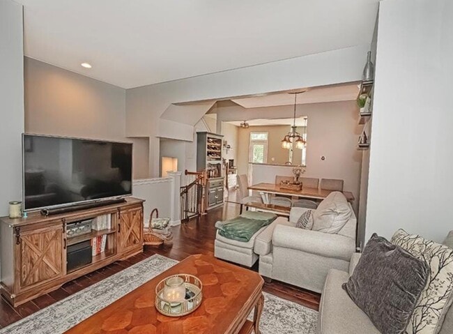 Photo - 307 Wealdstone Rd