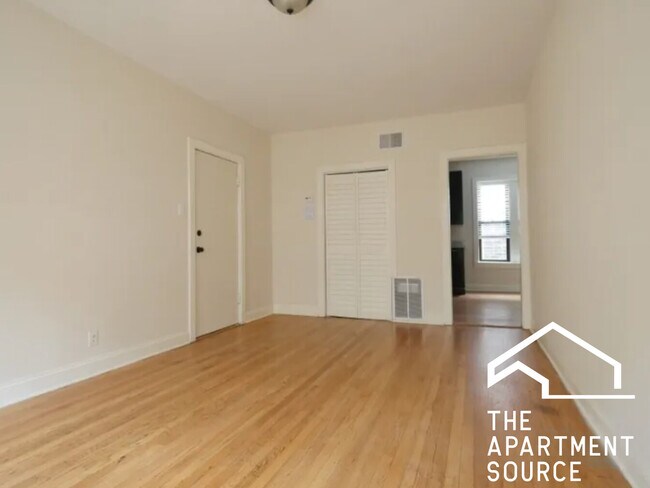 Photo - 4038 N Ashland Ave Unidad E1