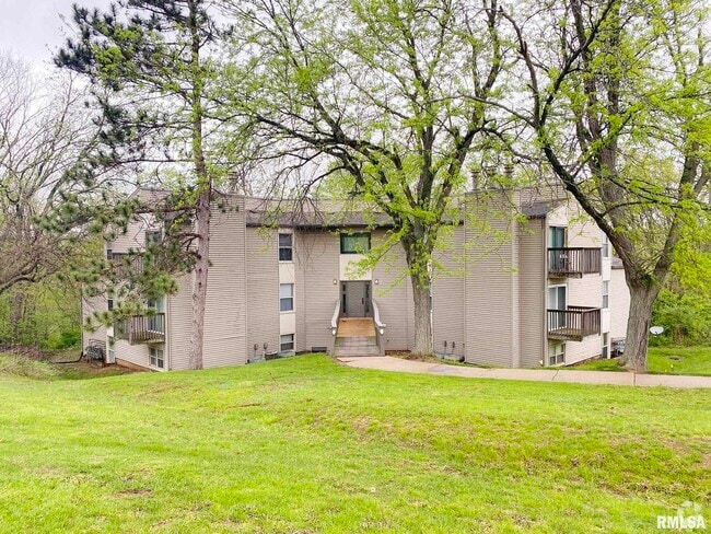 Building Photo - 5905 W Ridgecrest Dr Unit 304 Rental