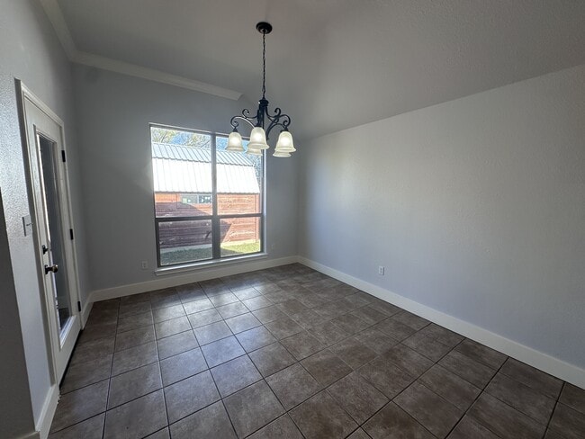 Photo - 3614 Canadian St