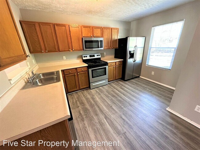 Photo - 2 br, 2.5 bath House - 1008 Halifax Lane