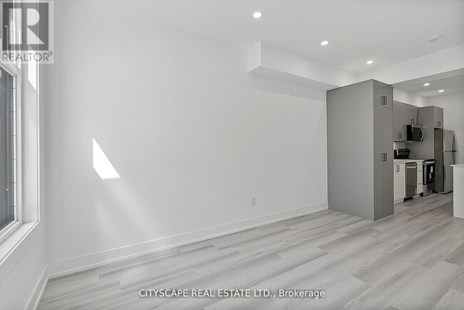 Photo - 591 Oakwood Ave