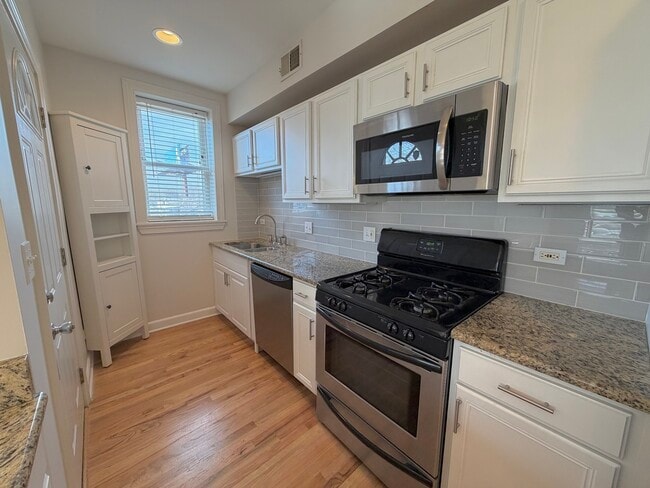 Photo - 1527 W Rosemont Ave Unidad 3