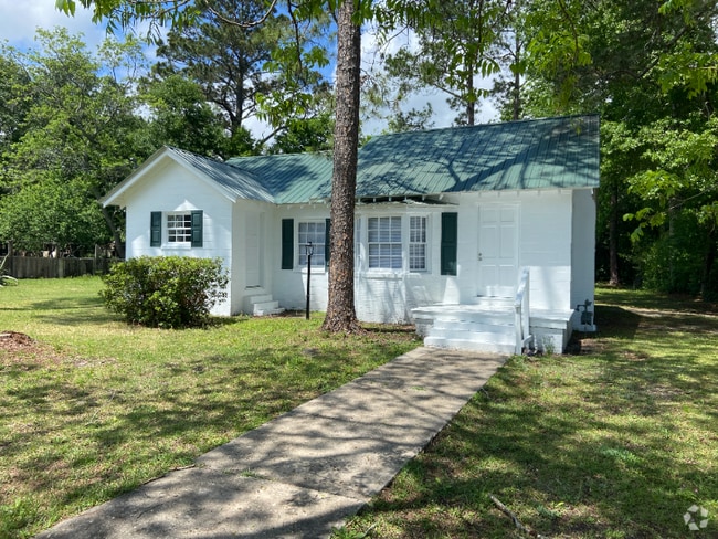 Building Photo - 216 W Stewart Ave Rental