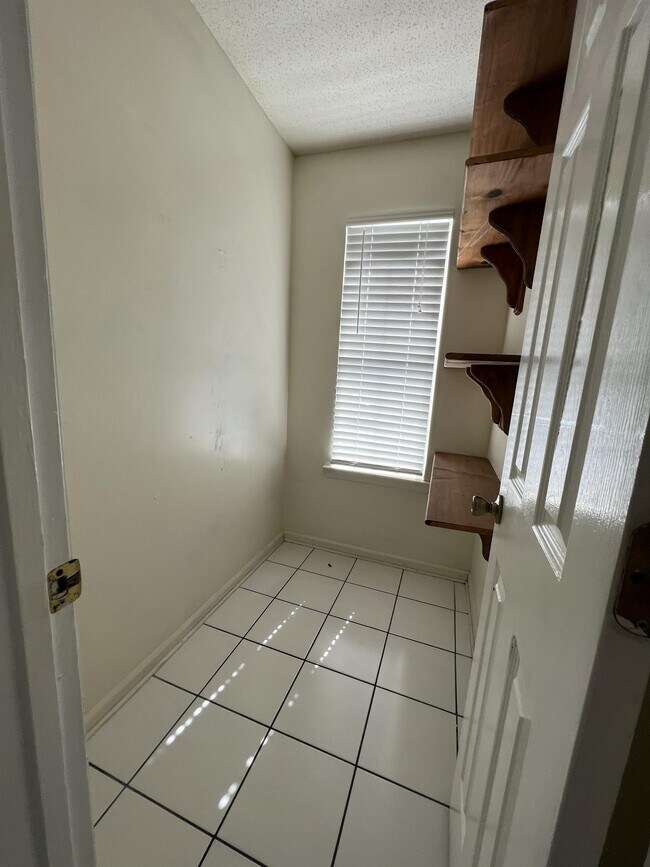 Photo - 1446 Harrier Hollow