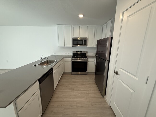 Photo - 10727 Vesta Curv