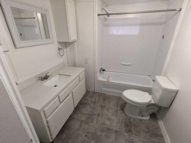 Photo - 195 Fernwood Dr