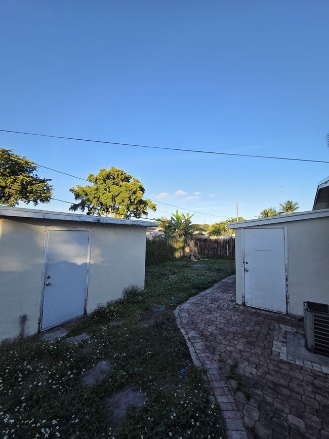 Photo - 5751 SW 37th St