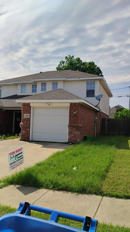 Photo - 1305 Village Garden Dr
