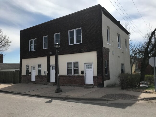 Building Photo - 217-219 Bates Ave Unit 217 - 2