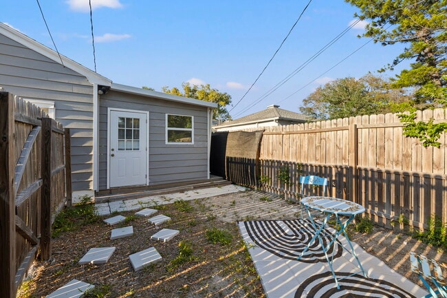 Private yard/patio - 625 35th St N Unit 2