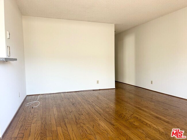 11743 Darlington Ave Unit 9
