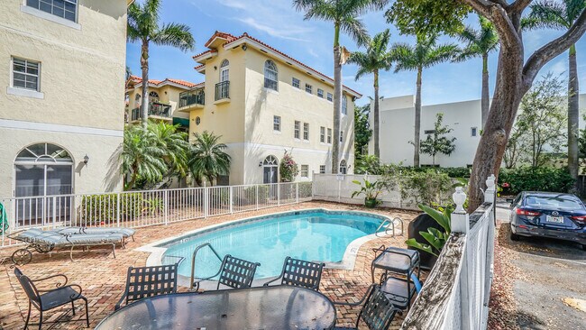 Photo - 3356 Bird Ave