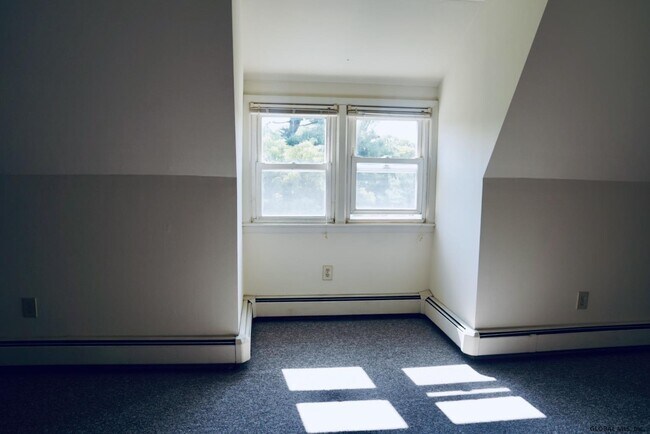 Photo - 497 State St